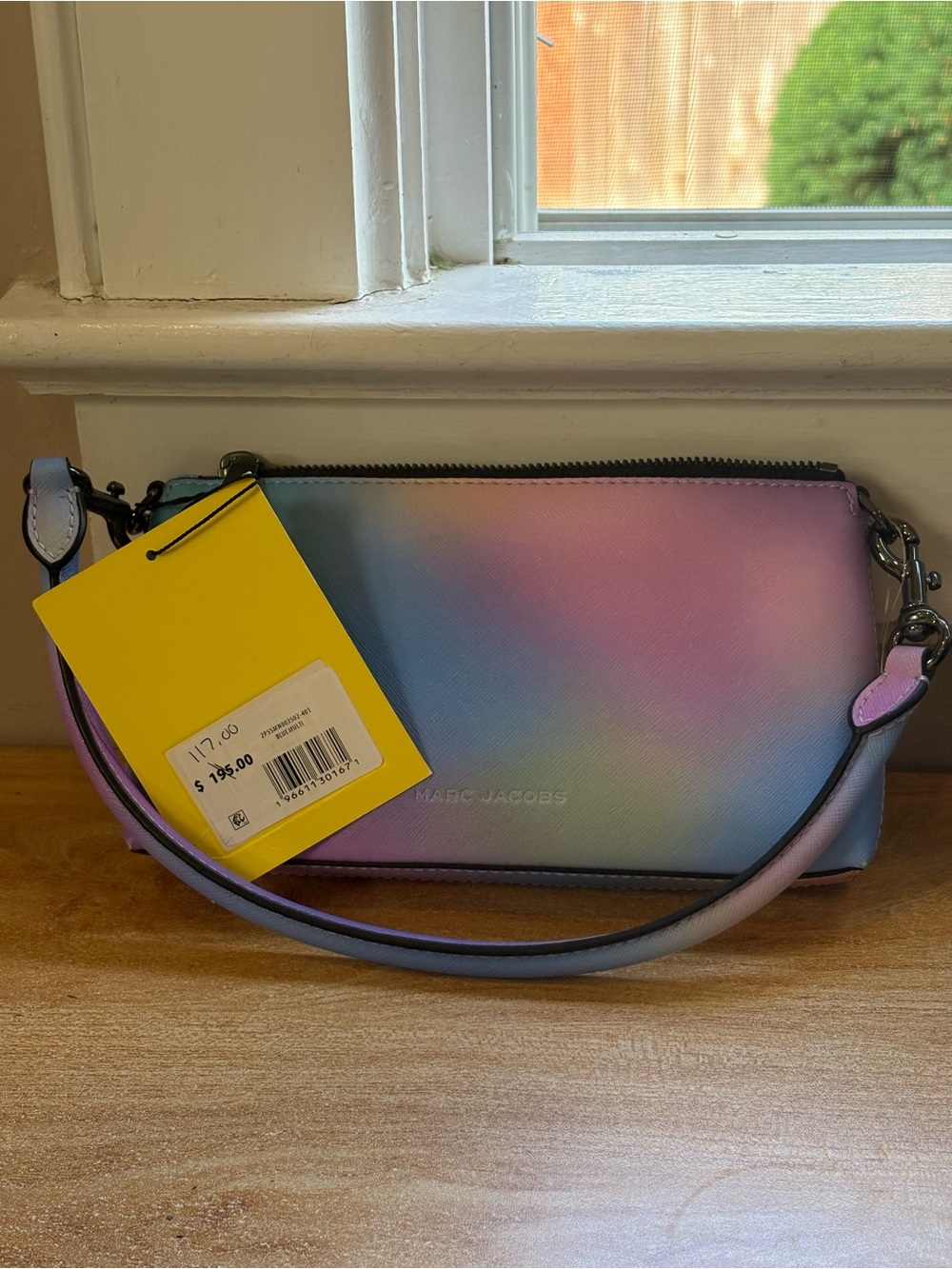 Marc Jacobs Iridescent Pastel Clutch in Blue-Lavender Gradient - Picture 5 of 7